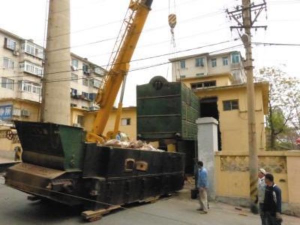 章丘区吊车租赁_吊车出租设备吊装摆动的原